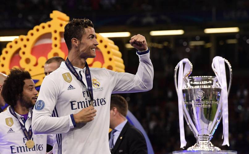 判决书：原北京人和球员陈某因多次受贿，判处有期徒刑一年半