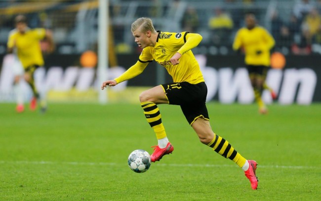 前意甲裁判谈DV9点球被吹：他和防守球员互有拉扯，都不犯规