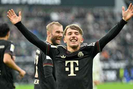 麦克阿瑟官推晒全队登长城照：回顾北京之行（麦克阿瑟官方推特发布全队登长城照：回顾北京之旅）