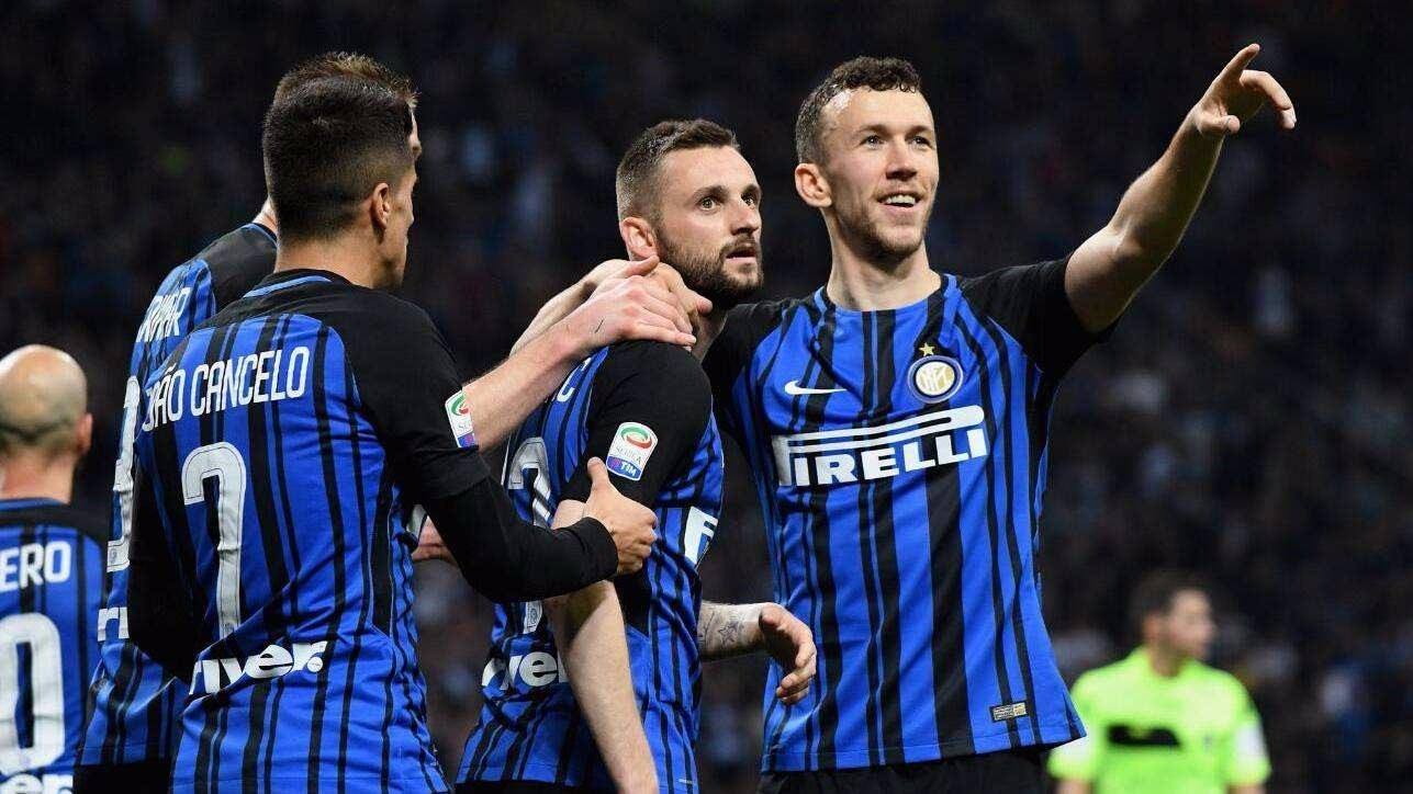 湖人浓眉哥篮下统治力助球队连胜